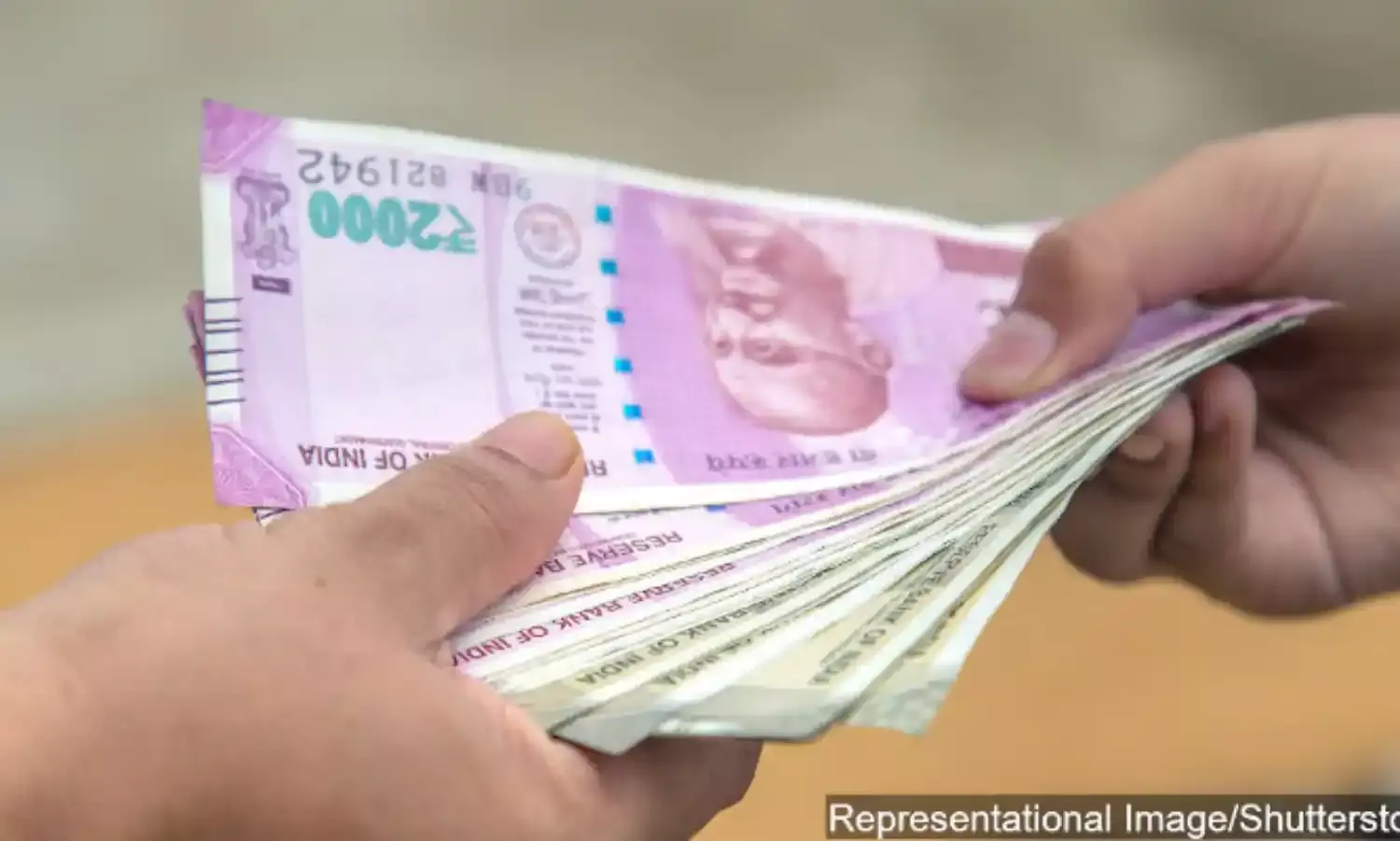 Can You Get COVID19 From Currency Notes? Mixed Evidence, But Do Take Precautions, Experts Say