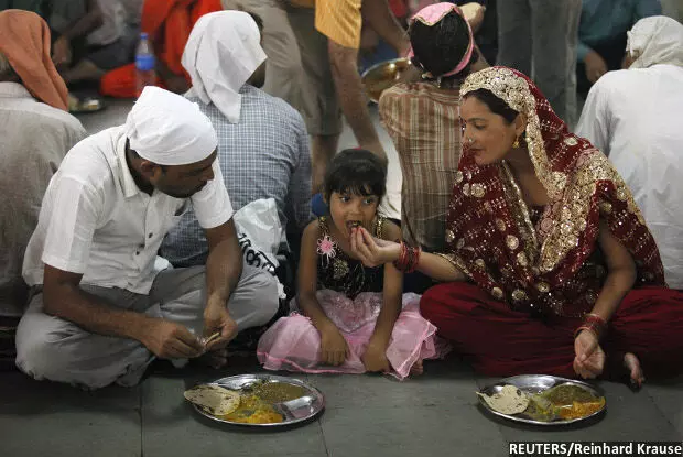 Why Indian Women Must Eat With Their Families, And How It Can Change India