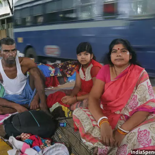 Bankrupt, Poorly Educated, Desperate: Cancer Patients On Mumbai Footpath Bankrupt, Poorly Educated, Desperate: Cancer Patients On Mumbai Footpath